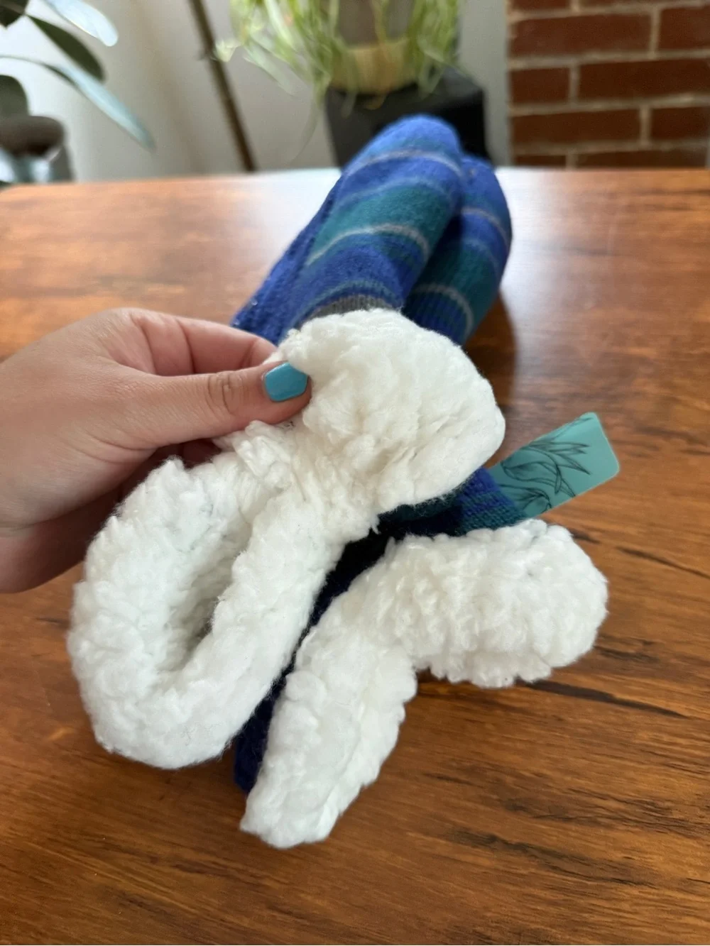MUK LUK Cozy Blue Fleece-Lined Slipper Socks - Aloe-Infused Comfort NEW